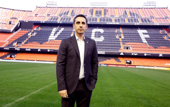 Neville Belum Mau Bicara Soal Transfer Pemain