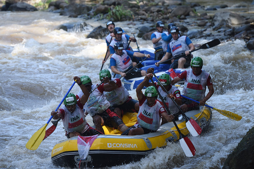 Indonesia Raih Juara ke-2 Kejuaraan Dunia Arung Jeram