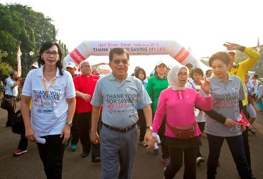 Peringati Hari Kesehatan Nasional Ke-51, Menkes dan JK Ikuti Jalan Sehat