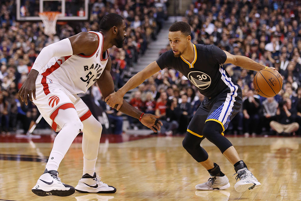 Warriors Taklukkan Raptors 112-109