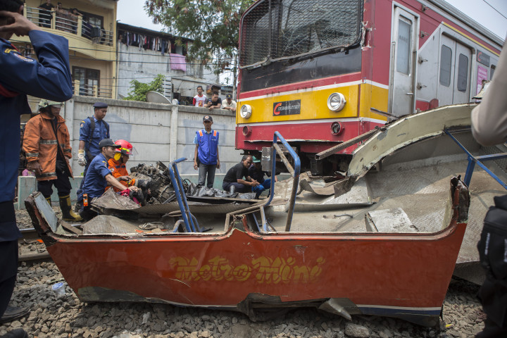 Dishub Bakal Cabut Izin Trayek Metromini 80 
