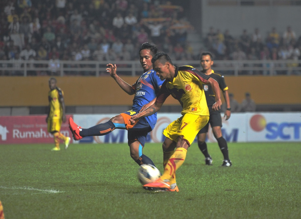 Ferdinan Sinaga (kuning) (Foto: ANTARA FOTO/Feny Selly)