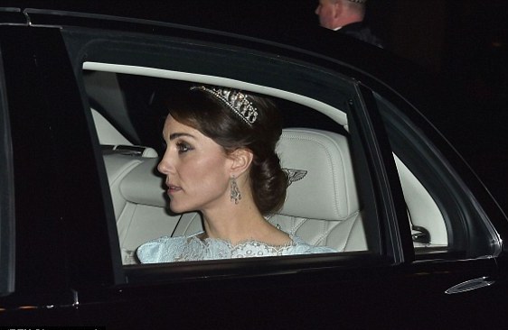 Perdana, Kate Middleton Pakai Mahkota Putri Diana