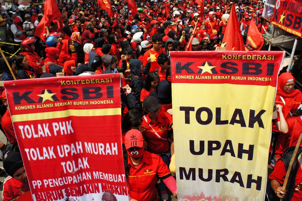 10 Ribu Massa Buruh Geruduk Istana Hari Ini Medcom id