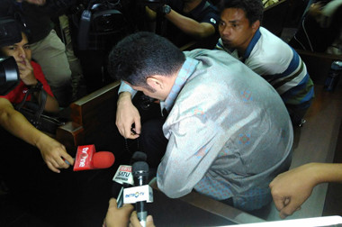 Nazaruddin Merintih Kembali Menjalani Sidang