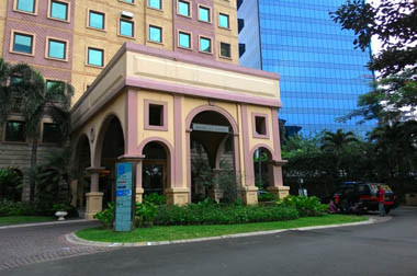 Lift Jatuh, Karyawan di Arcadia Menduga Terjadi Gempa