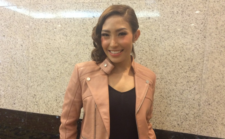 Alasan Ayu Dewi tak Buatkan Akun Instagram Putrinya