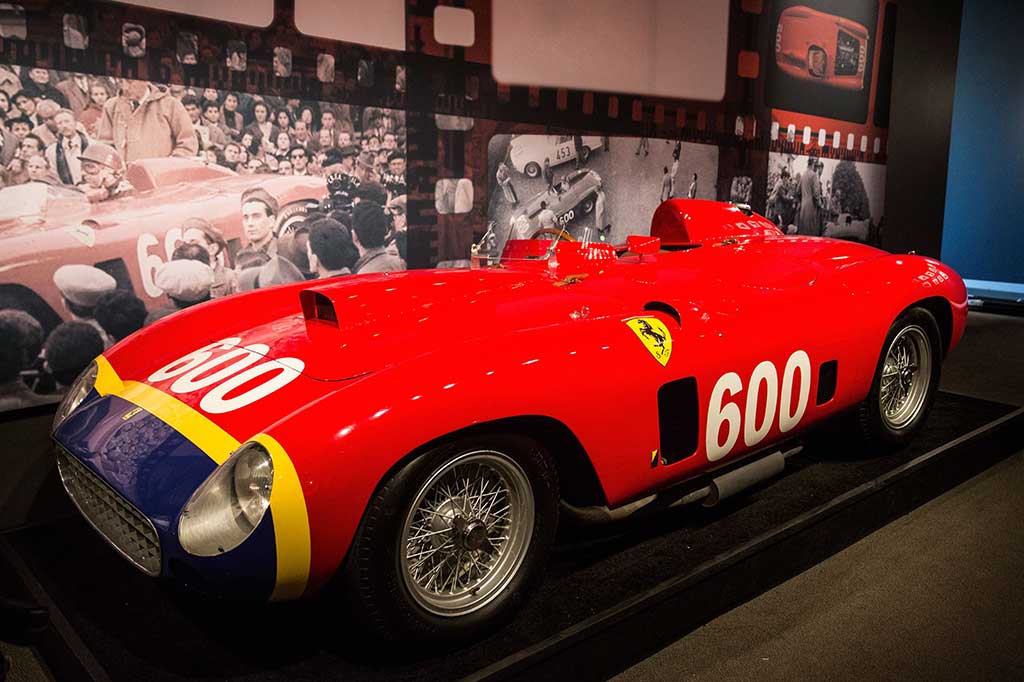 Fantastis! Ferrari 1956 Laku Rp390 Miliar
