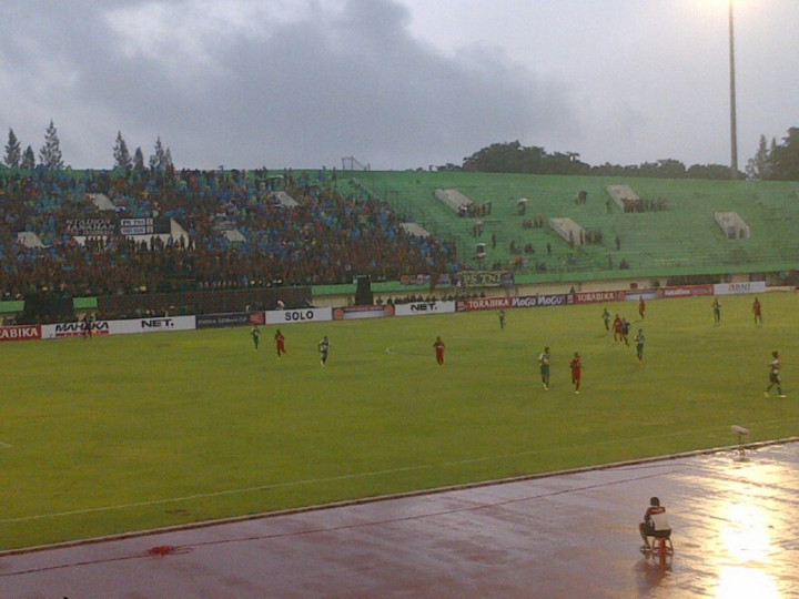 Hujan Deras Warnai Laga Pembuka Babak 8 Besar PJS