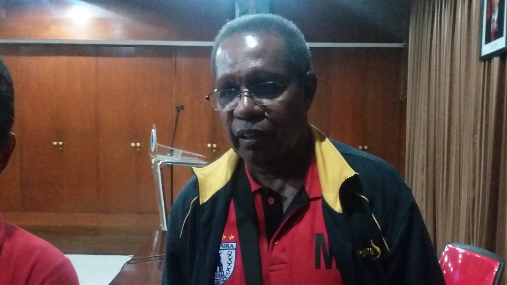 Asisten Pelatih Persipura Jayapura, Mettu Dauramuri (Foto: Ahmad Mustaqim/MTVN)