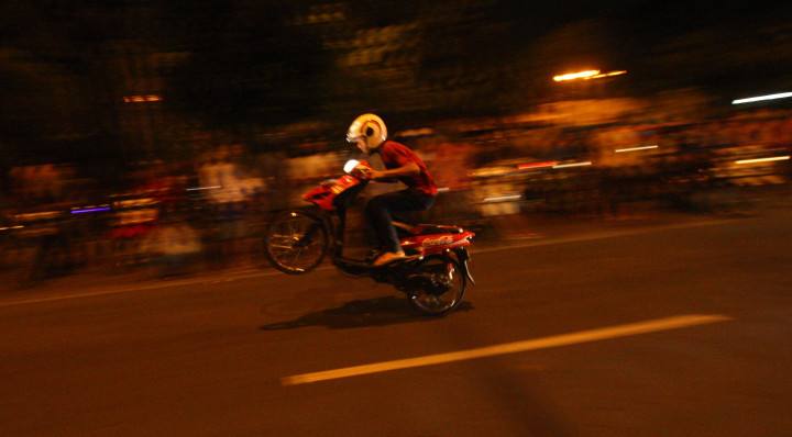 Polisi Buru Puluhan Pemotor Penerobos Tol Ancol Timur