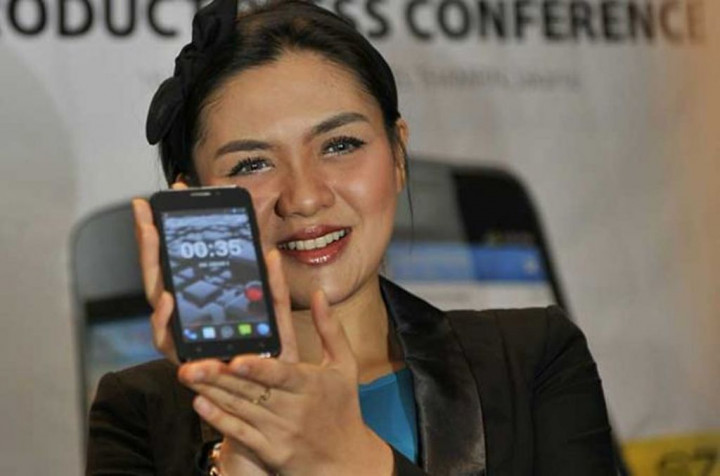 Penjualan <i>Handphone</i> Lewat <i>Online</i> Belum Gerus Bisnis Erajaya Swasembada