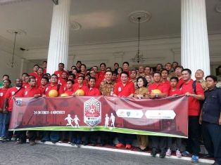 Ahok Kirim Anak Rusun Belajar Sepak Bola ke Spanyol