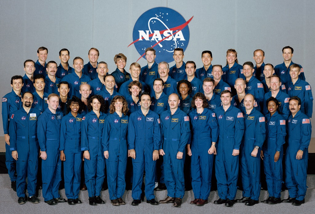 Astronot NASA untuk kelas tahun 1996. (Wikipedia)
