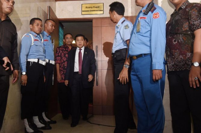 Setya Novanto dan pengacara Firman Wijaya keluar ruang MKD/ANT/Akbar Nugroho