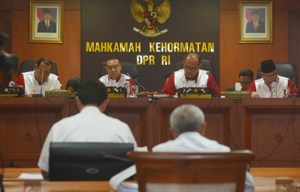 Suasana sidang kasus papa minta saham/MTVN