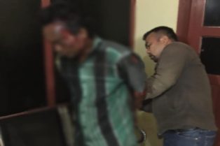 Tertangkap Tangan, Pelaku Curanmor Babak Belur Dihajar Warga 