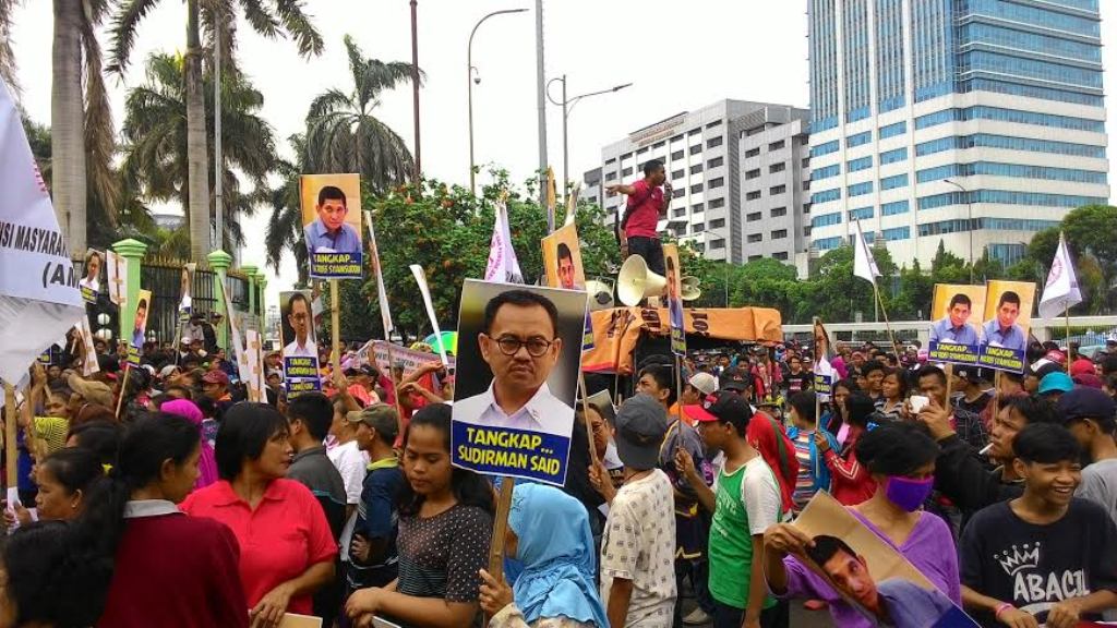 Massa Aliansi Masyarakat dan Pemuda Anti Korupsi (AMPAK)--Metrotvnews.com/Nur Azizah 