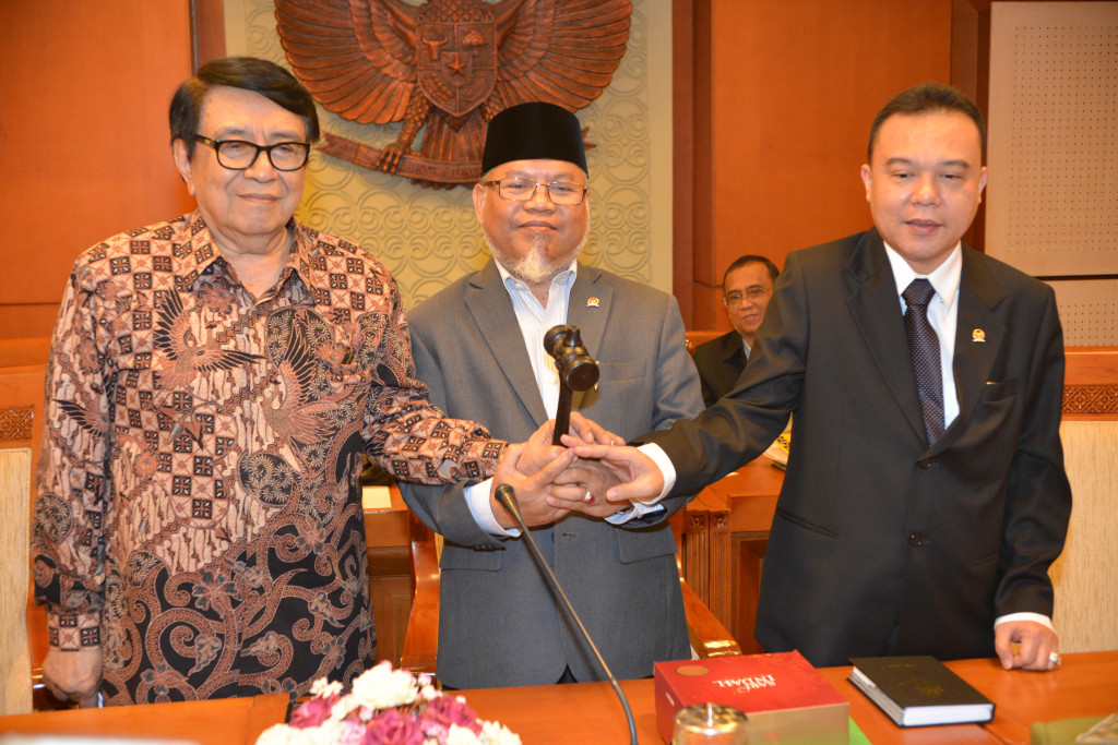 Sufmi Dasco Ahmad (kanan) bersama dua pimpinan MKD. Foto: MI/M Irfan