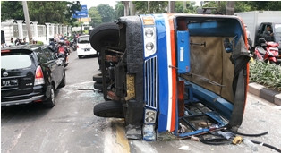 Dishubtrans DKI Cabut Izin Metromini Penabrak Ibu & Anak