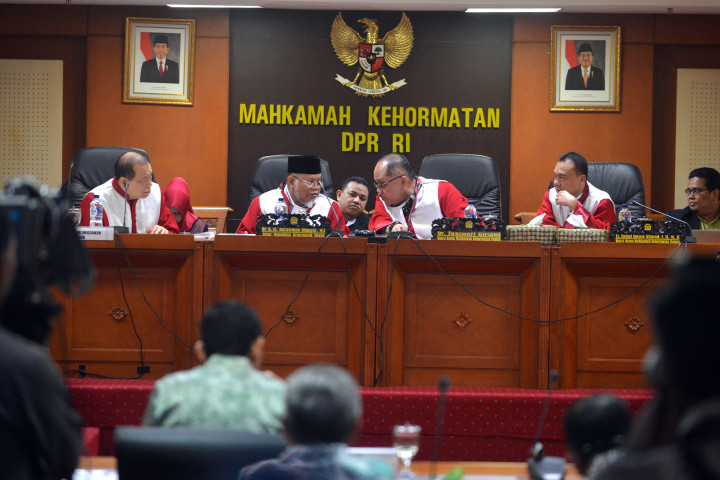 Akbar Disingkirkan, Sikap Anggota MKD soal Novanto Diprediksi Seri