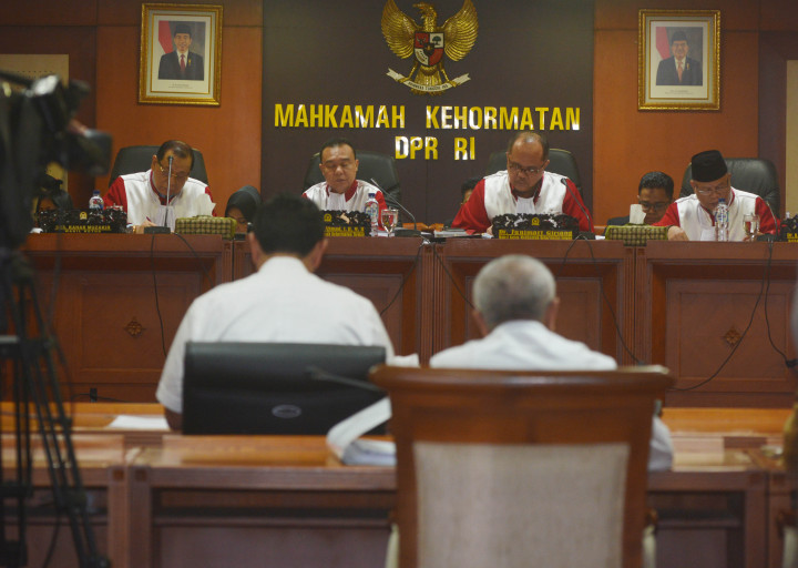 Analisis Mengapa 6 Anggota MKD Memvonis Berat Novanto 