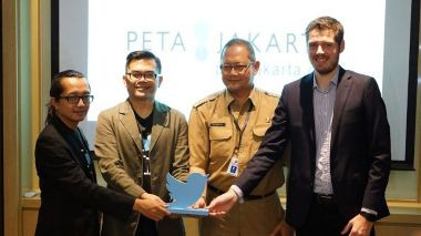 Facing Flood, Twitter and Jakarta Govt Launch PetaJakarta2.0