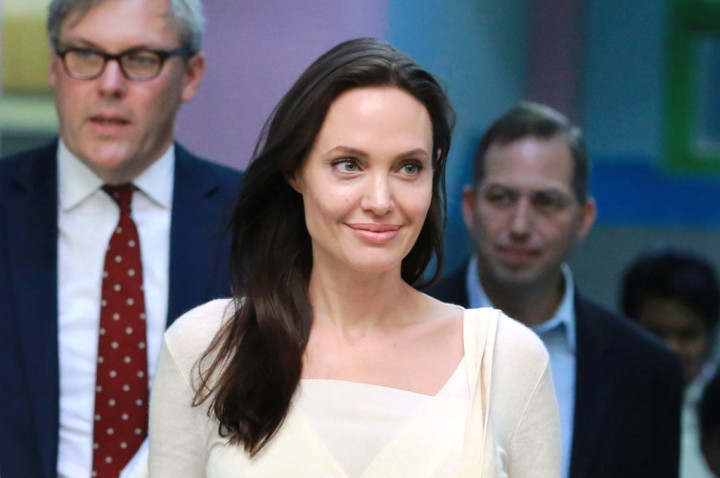 Biarkan Anak Naik Gajah, Angelina Jolie Dikritik