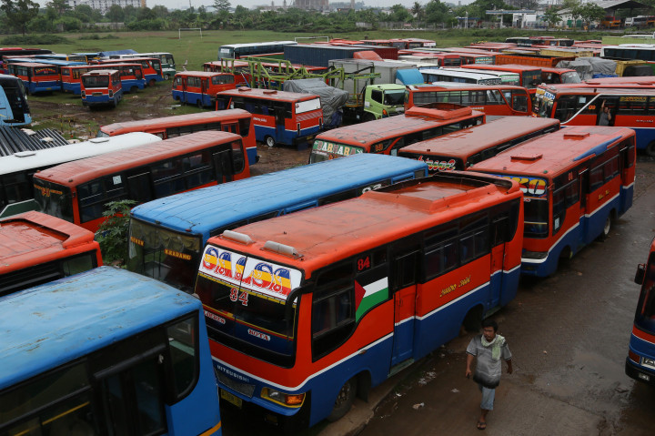 Metromini Seperti Ini yang Dikandangkan