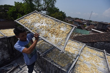 Pemprov Jatim Sertakan Koperasi Wanita Sambut MEA