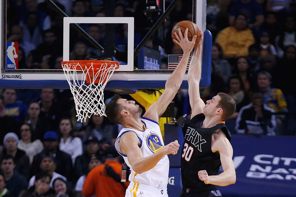 Warriors Kalahkan Suns 128-103