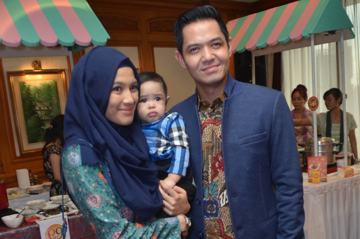 Kebahagiaan Dude dan Alyssa Soebandono Besarkan Anak