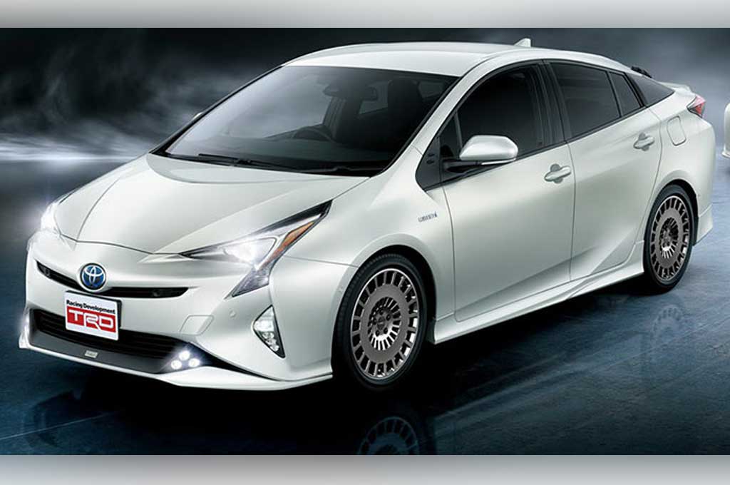 Toyota Prius juga Bisa Bergaya Racing dengan Part TRD