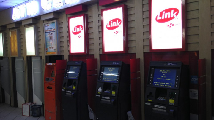 OJK: ATM Himbara Perkuat Daya Saing Perbankan di MEA 