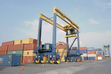 Volume Eskpor-Impor di Terminal Peti Kemas Semarang Meningkat