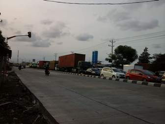 Jalur Pantura Brebes Merayap Hingga 7 Km