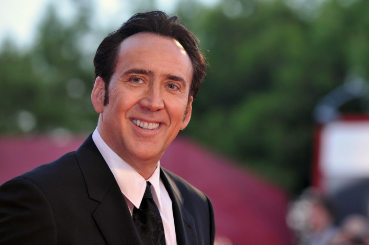  Nicolas Cage Janji Kembalikan Fosil Dinosaurus Curian