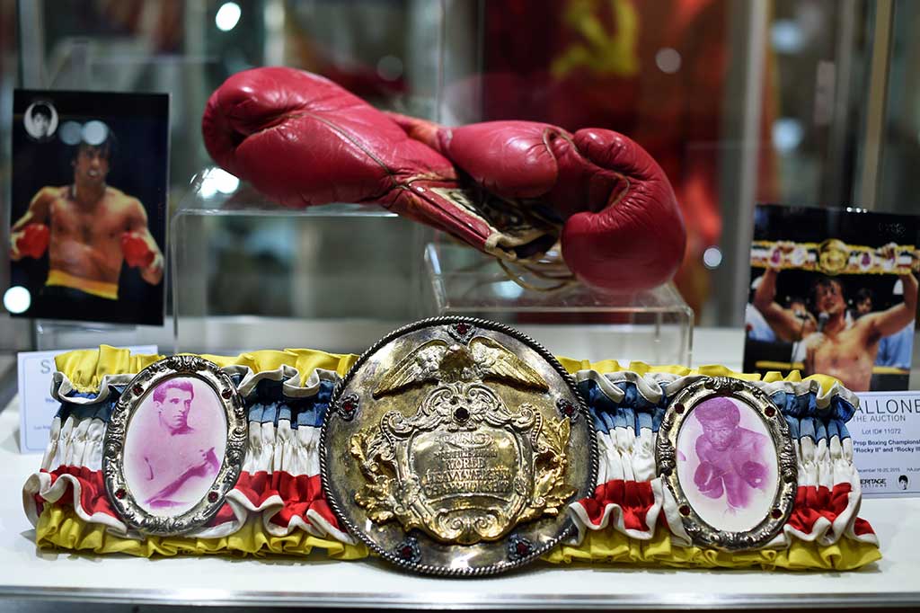 Lelang Memorabilia Film Stallone Terjual Rp40 Miliar