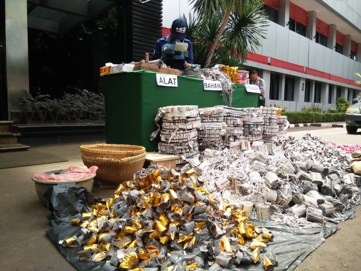 Polda Metro Gerebek Pabrik Petasan di Banten