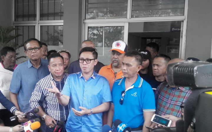 Sejumlah Pelawak Jenguk Mandra di Penjara