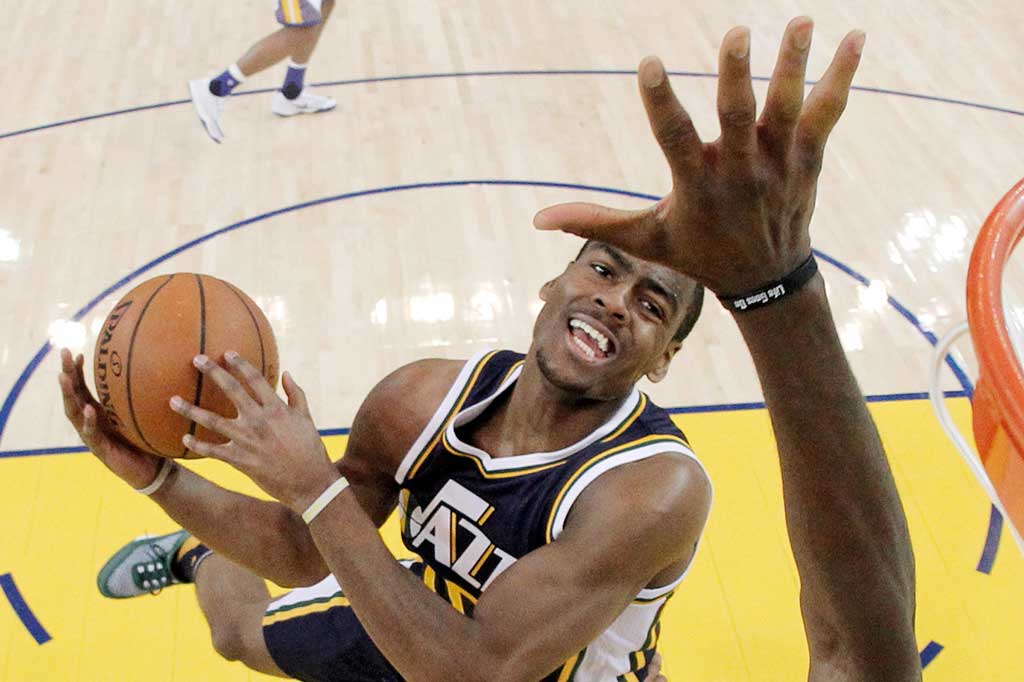 Warriors Kalahkan Jazz 103-85