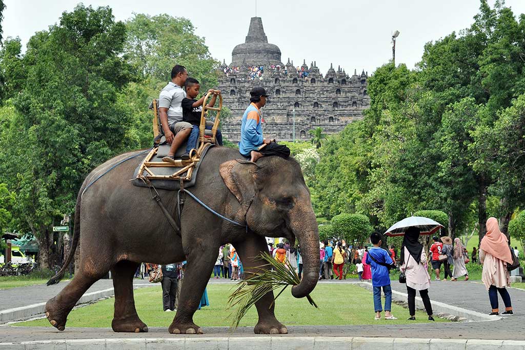 Libur Panjang, Taman Wisata Candi Borobudur Dipadati Pengunjung