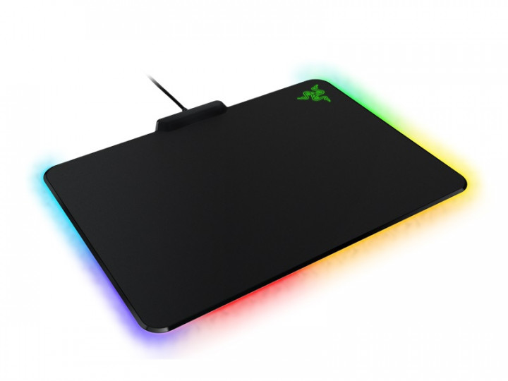 Razer Firefly, Nuansa Chroma yang Berlebihan