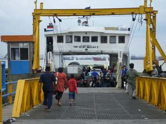 Jembatan Suramadu Beroperasi, Pelabuhan Penyeberangan Rugi Rp10 M