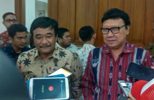 Tak Diundang Ahok, Tjahjo Temui Djarot di Balai Kota