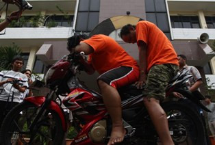 Metromini Dikandangkan, Kernet Nekat Jadi Penjambret