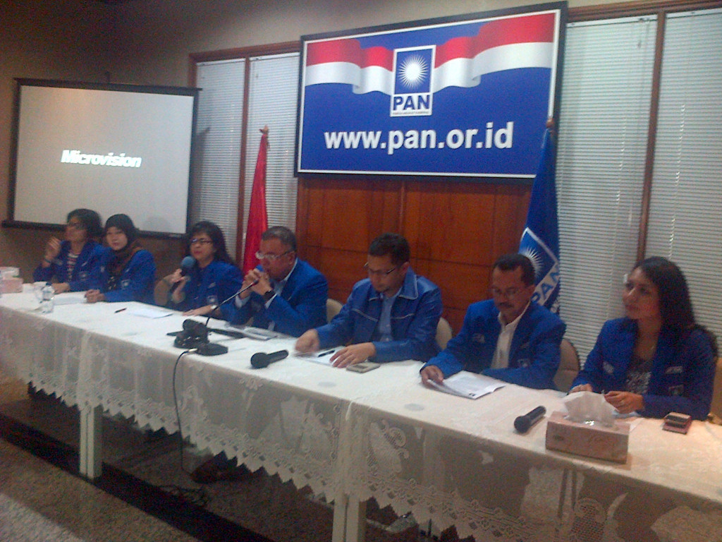 Jumpa pers pengurus DPP PAN soal Refleksi Akhir Tahun 2015 di kantor DPP PAN, Jakarta Selatan, Selasa 29 Desember 2015. Foto: MTVN/Al Abrar