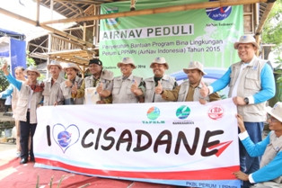 Jelang Tutup Tahun, AirNav Indonesia Berbagi dengan Warga Tepi Cisadane