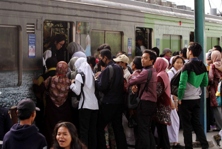 2016, Dana Subsidi Penumpang KA Ekonomi Rp1,8 Triliun