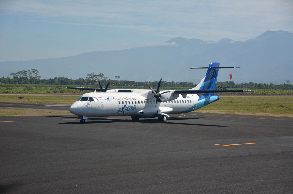 Pesawat Garuda Indonesia mendarat di Bandara Notohadinegoro Jember, Ant - Seno